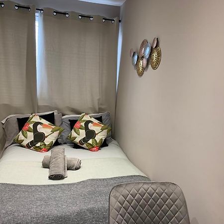 Cambridge Suites Хармондсворт Экстерьер фото