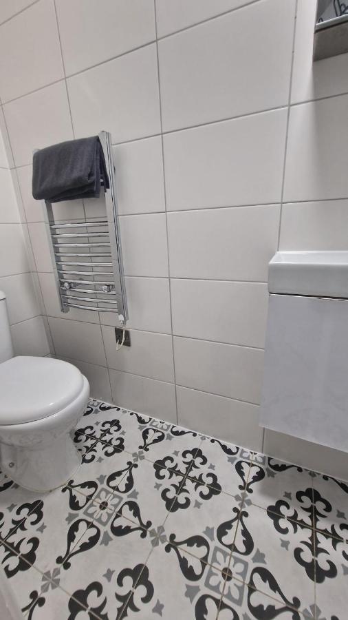 Cambridge Suites Хармондсворт Экстерьер фото